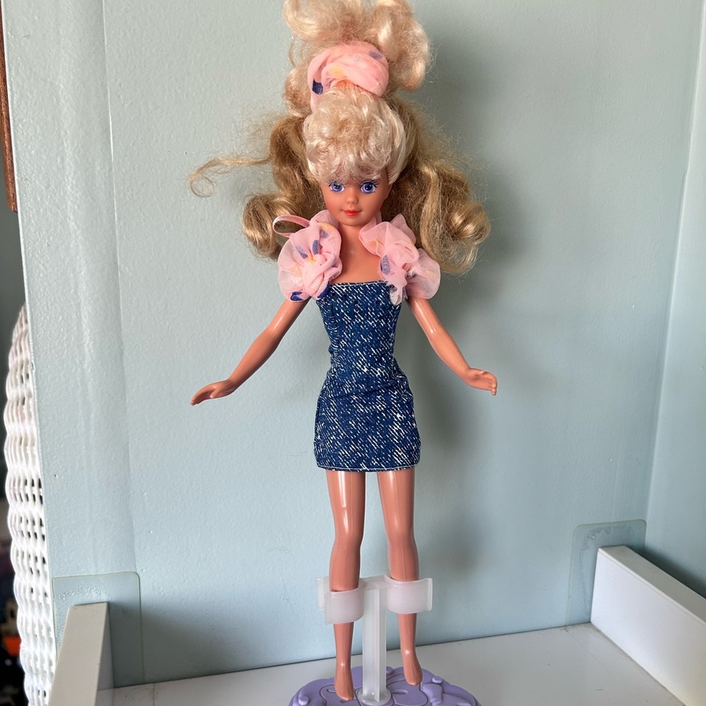 Barbie style magic Skipper